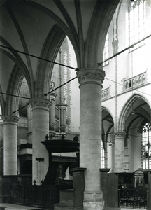 BR_STCATHARIJNE_INTERIEUR_014 Het interieur van de St. Catharijnekerk, met de preekstoel en het orgel; ca. 1930