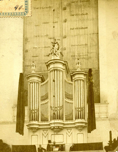 BR_STCATHARIJNE_ORGEL_001 Het orgel van de St. Catharijnekerk, met het bord met de tien geboden; ca. 1910