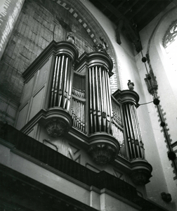 BR_STCATHARIJNE_ORGEL_005 Het orgel van de St. Catharijnekerk, met het bord met de tien geboden; 1961