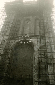 BR_STCATHARIJNE_RESTAU_427 De St. Catharijnekerk tijdens de restauratie van tussen 1955 en 1961. Het plaatsen van de ...