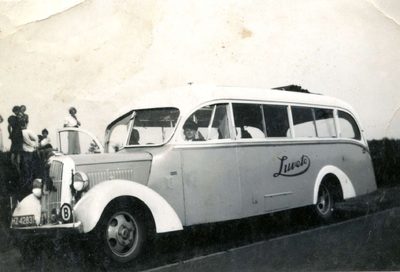 BR_THOELAVERWEG_008 Bus van het garagebedrijf Luveto van de familie Lugtenburg uit Vierpolders; 1937