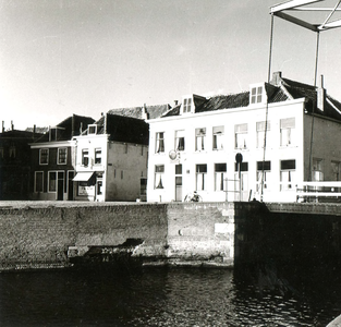 BR_TURFKADE_018 Hotel de Doelen; ca. 1950