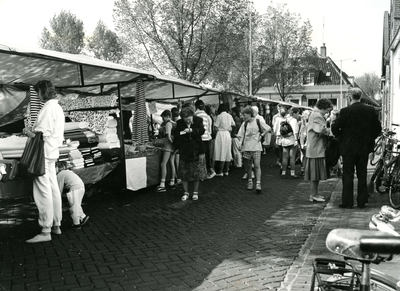 BR_TURFKADE_110 Weekmarkt op de Turfkade; 1992