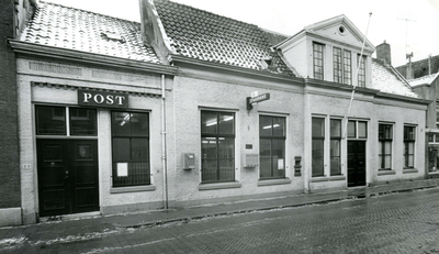 BR_VOORSTRAAT_172 Het postkantoor langs de Voorstraat; Februari 1969