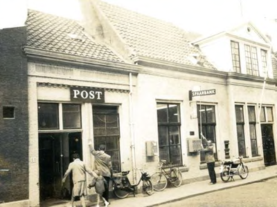 BR_VOORSTRAAT_176 Het postkantoor langs de Voorstraat; 1967