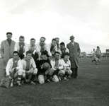 BR_WRW_094 Elftal van voetbalvereniging Wit-Rood-Wit. V.l.n.r.: Henk Berkhout, Louwerens, Jan Kamies, Jan Both, Dick ...