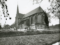 GV_KERKPLEIN_03 De Hervormde Kerk met de begraafplaats; ca. 1970