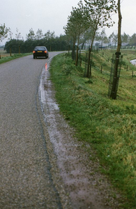 HV_RIJSWAARDSEDIJK_02 Inspectie van de weg en de bermen van de Rijswaardsedijk; 15 oktober 1987