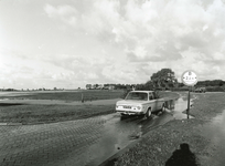 HV_WATEROVERLAST_060 Hoog water in de polder van Heenvliet na overvloedige regenval; 16 september 1998