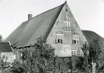 HK_AALDIJK_009 De boerderij Bouwlust - Zeldenrust uit 1611. De oostelijke zijgevel van de schuur; 1965