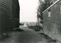 HK_MIDDELWEG_001 Kijkje op de Middelweg vanaf de Dorpsstraat; 1976