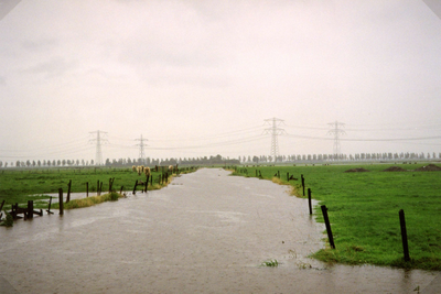 HK_WATEROVERLAST_007 Hoog water in de watering Dalle tijdens de wateroverlast in september 1998; September 1998