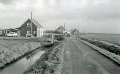 HK_WESTDIJK_006 Woningen en boerderij langs de Westdijk; 1973