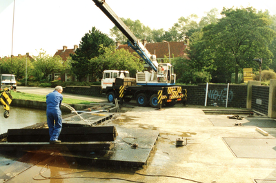 HE_KANAALWEGOOSTZIJDE_016 Werkzaamheden aan het gemaal naast de sluis in het Kanaal door Voorne; 1998