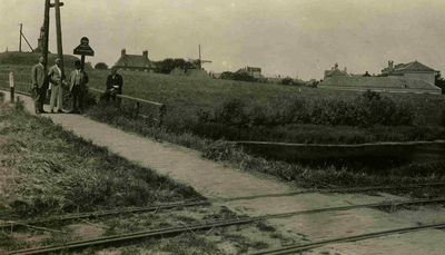 HE_KANAALWEGWESTZIJDE_009 Toegang naar de kippenbrug ofwel Beekmanbrug; ca. 1925