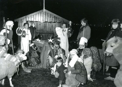 HE_KINDERBOERDERIJ_002 Levende Kerststal op de kinderboerderij de Kerkestee; 28 december 1984