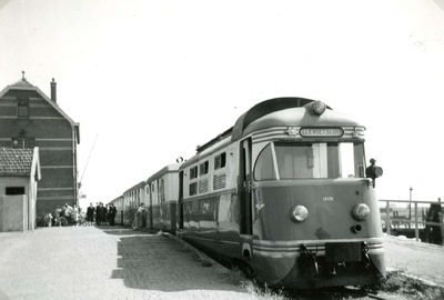 HE_TRAM_003 De tram van de RTM: Locomotief 1805; 1958