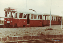 HE_TRAM_028 De tram 1804 van de RTM bij het tramstation in Hellevoetsluis; ca. 1975