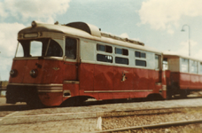 HE_TRAM_030 De tram 1806 van de RTM bij het tramstation in Hellevoetsluis; ca. 1975