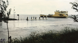 HE_VEERHAVEN_016 De RTM-boot Haringvliet verlaat de Veerhaven; 5 augustus 1967