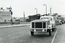 HE_VEERHAVEN_024 Auto´s rijden op de RTM-boot Haringvliet; ca. 1970