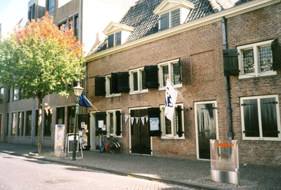 HE_VERENIGING_040 Het kantoor van het VVV in het De Ruyterhuis; 1999