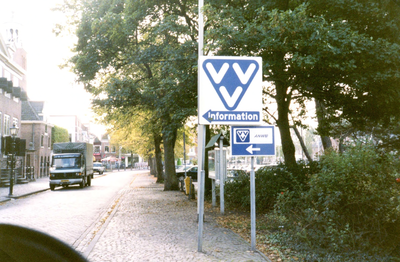 HE_VERENIGING_041 Het kantoor van het VVV in het De Ruyterhuis; 1999