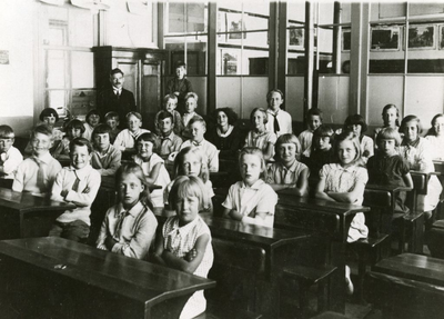 NH_KLASSENFOTO_004 Klassenfoto van de Christelijke Lagere School; 1934