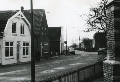 NH_SMITSWEG_002 Zicht op de Smitsweg vanaf de kerk; 1968
