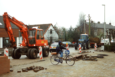 OV_DERUY_06 Het verplaatsen van bomen op De Ruy; 2000