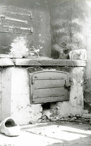 OV_DUINHUISJE_01 Oude stookplaats in een duinhuisje; Juni 1962