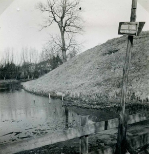 OV_HOFLAAN_51 Het ontgraven en restaureren van de Burcht; ca. 1940