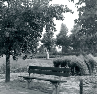 OV_KRUININGERGORS_49 Kunstwerk op vakantiepark het Kruininger Gors; 20 augustus 1958