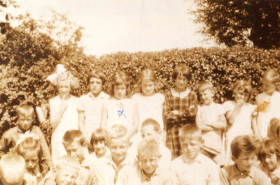 OV_PERS_081 2e klas van de openbare lagere school. Foto gemaakt door juffrouw v/d Burgh; ca. 1932