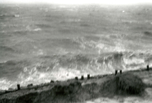OV_WATERSNOODRAMP_004 Ruwe zee bij de Boulevard; 1 februari 1953