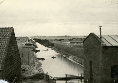 OH_WATERSNOODRAMP_065 De polder van Oudenhoorn begint droog te vallen; Maart 1953
