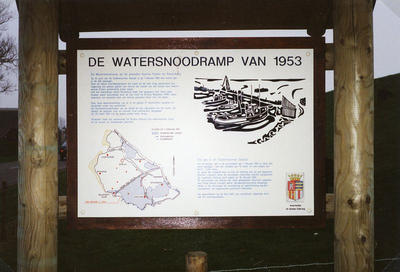 OH_ZEEDIJK_15 Informatiebord bij het monument ter nagedachtenis aan de Watersnoodramp; 1998