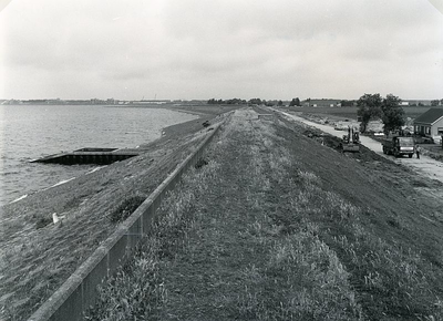 OH_ZEEDIJK_27 Kijkje over de Zeedijk, werkzaamheden nabij het gemaal; 1979