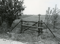 RO_MERREVLIETSEWEG_02 Toegang tot het Merrevliet vanaf de Merrevlietseweg: de voormalige vuilstortplaats; ca. 1960