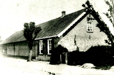 RO_OUDEDIJK_02 Boerderij van de familie Willem en Dirk 't Mannetje, afgebroken in 1978, op de hoek van de Oudedijk en ...