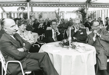 RO_PERSONEN_47 Bijeenkomst van de Rabobank. vlnr Burgemeester Hoffman, 3e A. Vrij, directeur Bravenboer; 1987