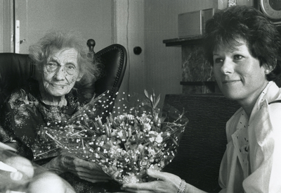 RO_PERSONEN_82 Mevrouw Kleijburg - Rietdijk viert haar 100ste verjaardag; 12 september 1991