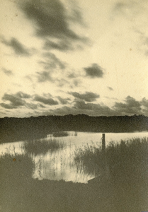 RO_QUACKJESWATER_05 Het Quackjeswater in avondstemming; juli 1934