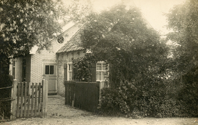 RO_TWEEDESLAG_35 Huize Parnassia in de duinen nu aan de Tweede Slag, bewoond door de familie Kleijburg; ca. 1935