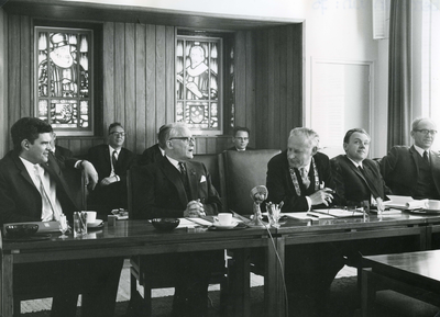 SP_GEMEENTE_BEZOEK_CVK_1968_12 Speciale raadsvergadering tijdens het bezoek van de Commissaris van de Koningin Jan ...