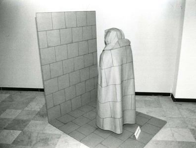 SP_KUNST_041 Expositie in het gemeentehuis van kunst vervaardigd door vrouwen; 1985