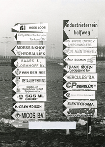 SP_LAANWEG_009 Wegwijzer met alle gevestigde bedrijven voor het in aanbouw zijnde industrieterrein Halfweg; 1985