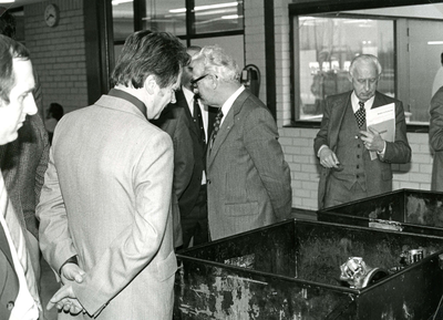 SP_LAANWEG_015 Opening van het nieuwe pand voor de sociale werkplaats De Welplaat door de staatssecretaris De Graaf; 1979