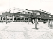 SP_MARREWIJKLAAN_029 Het bankgebouw van de AMRO-bank en het Postkantoor langs de Marrewijklaan; 1985
