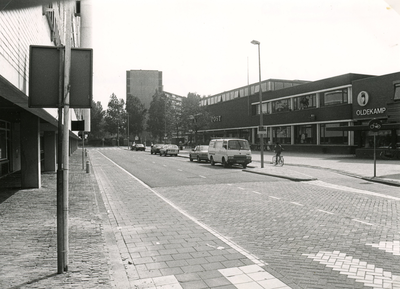 SP_MARREWIJKLAAN_030 Het Postkantoor en het pand van Oldekamp langs de Marrewijklaan; 1985